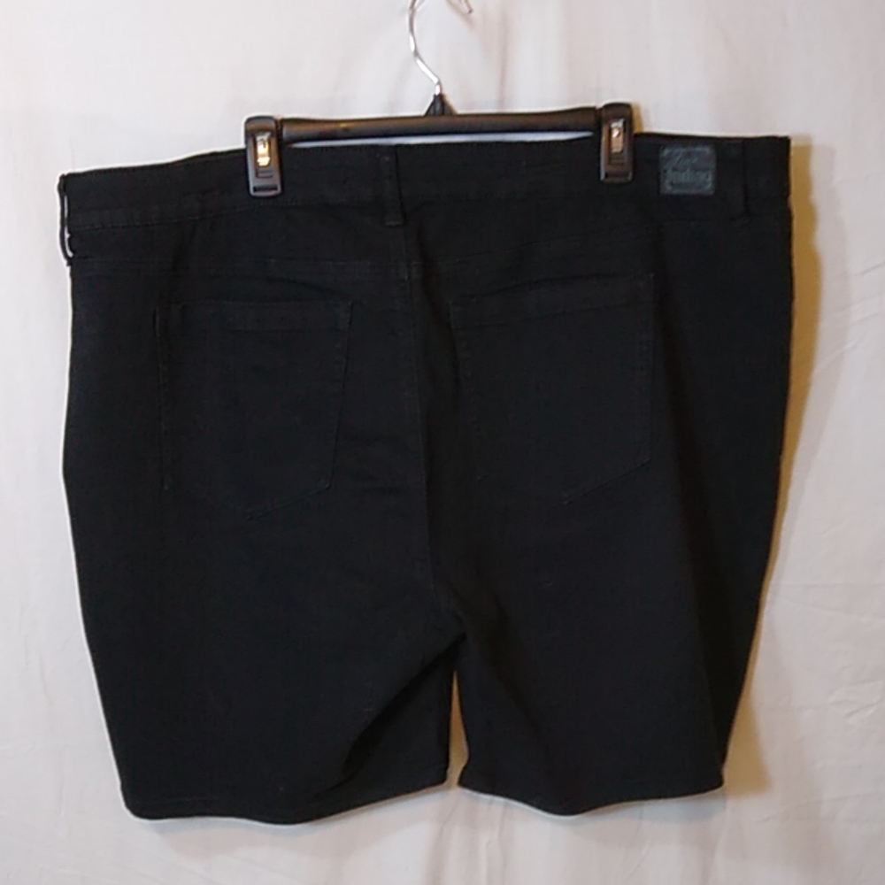 Plus size 24W Black Shorts Slimming Comfort Waist